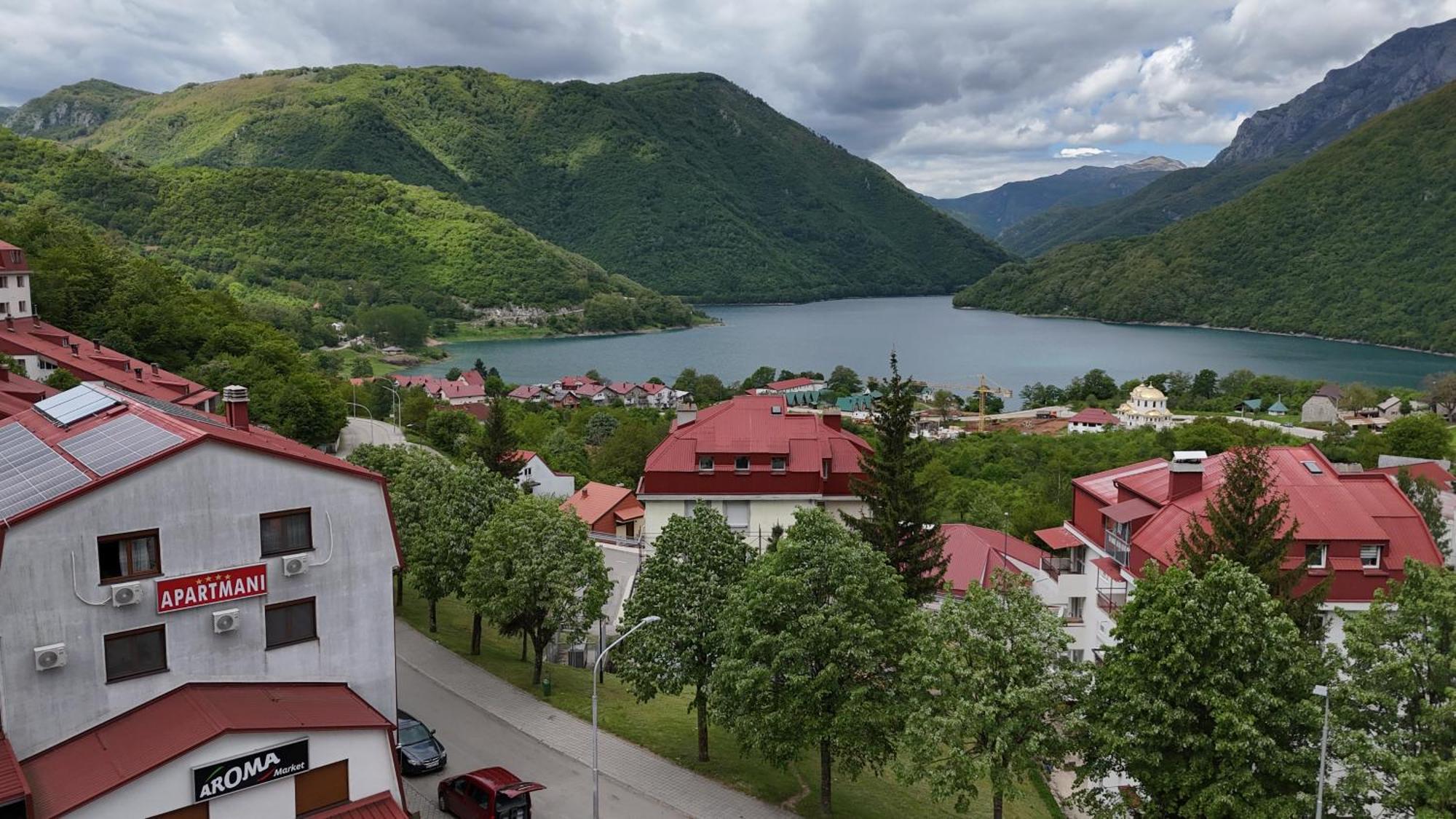 Apartments Ravno Плужине Екстериор снимка