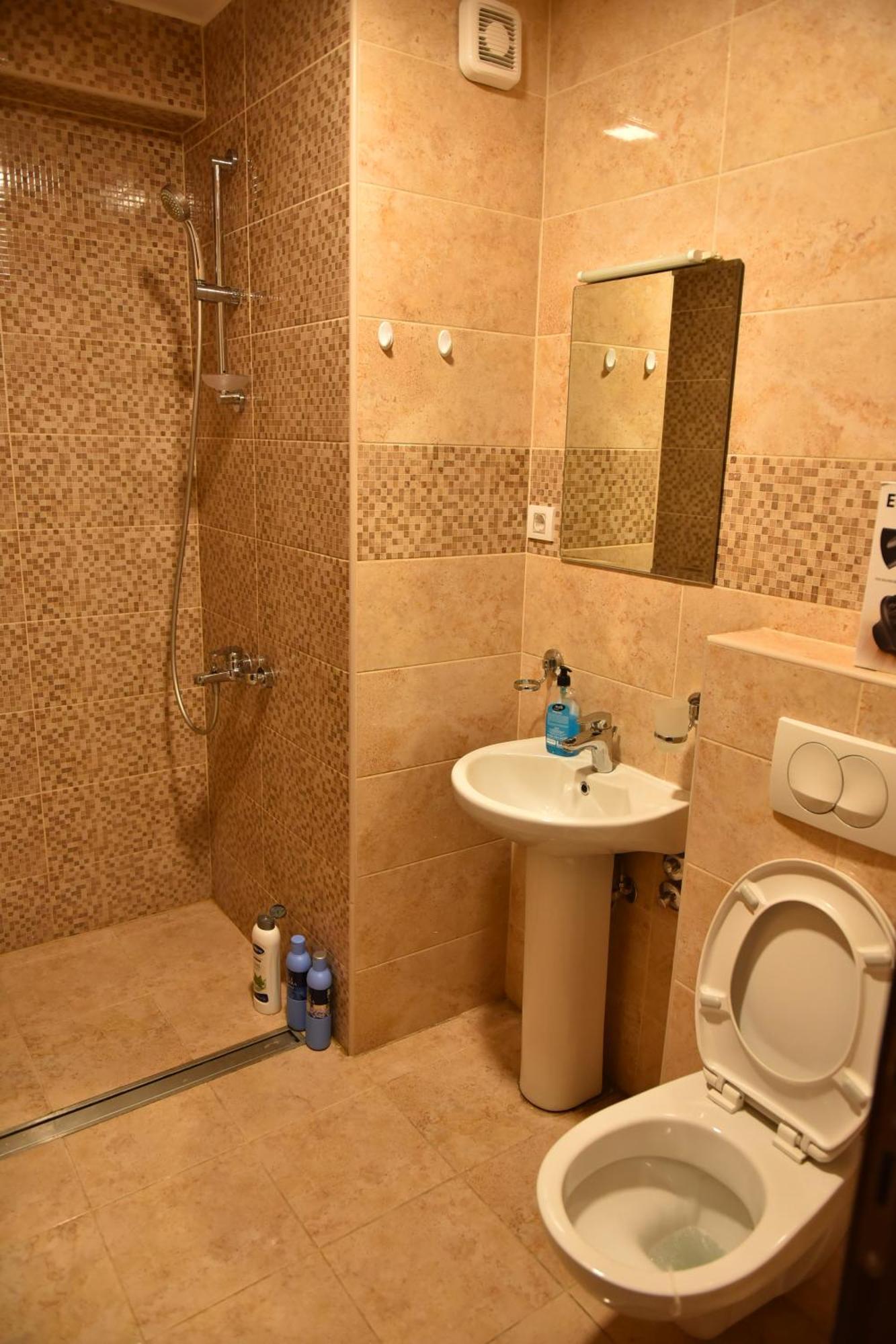 Apartments Ravno Плужине Екстериор снимка